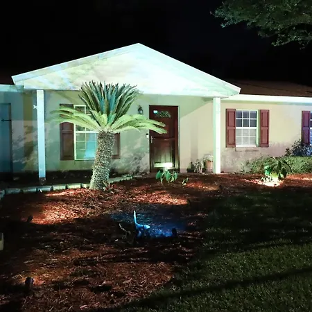 3 Bedrooms And Your Own Private Tiki Courtyard